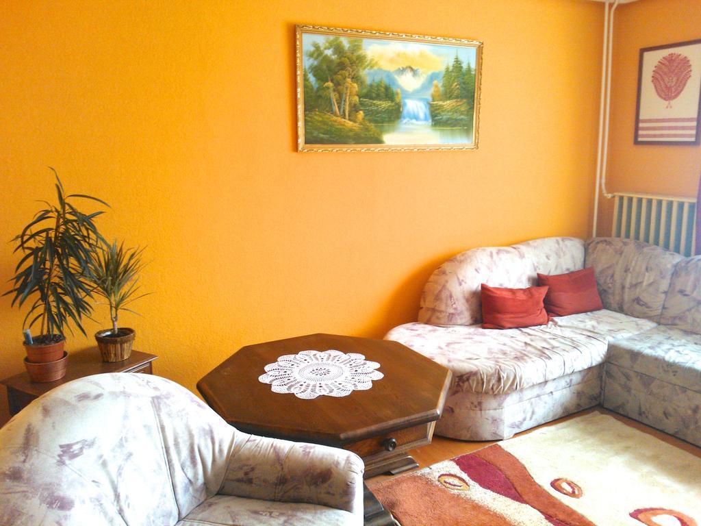 Valentin Vendeghaz Hotell Balatonlelle Rum bild