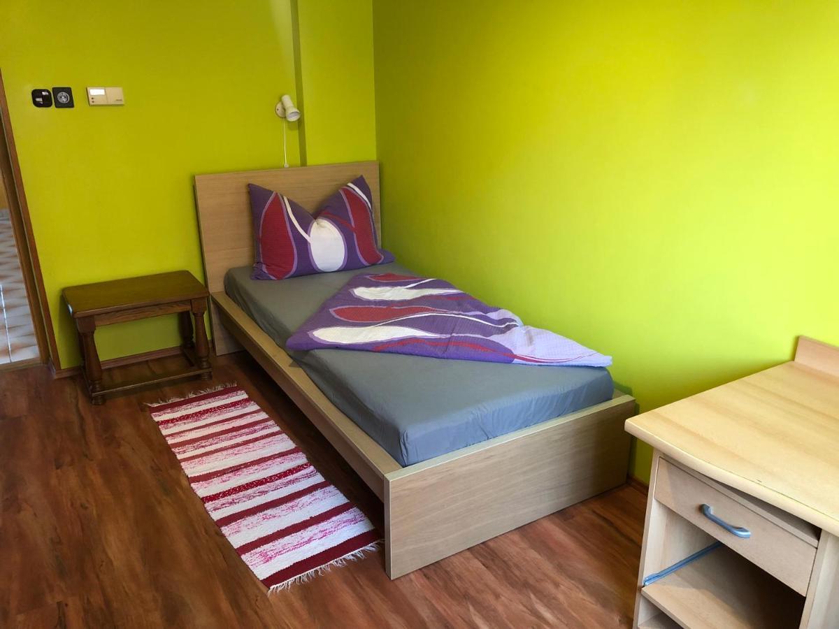Valentin Vendeghaz Hotell Balatonlelle Exteriör bild