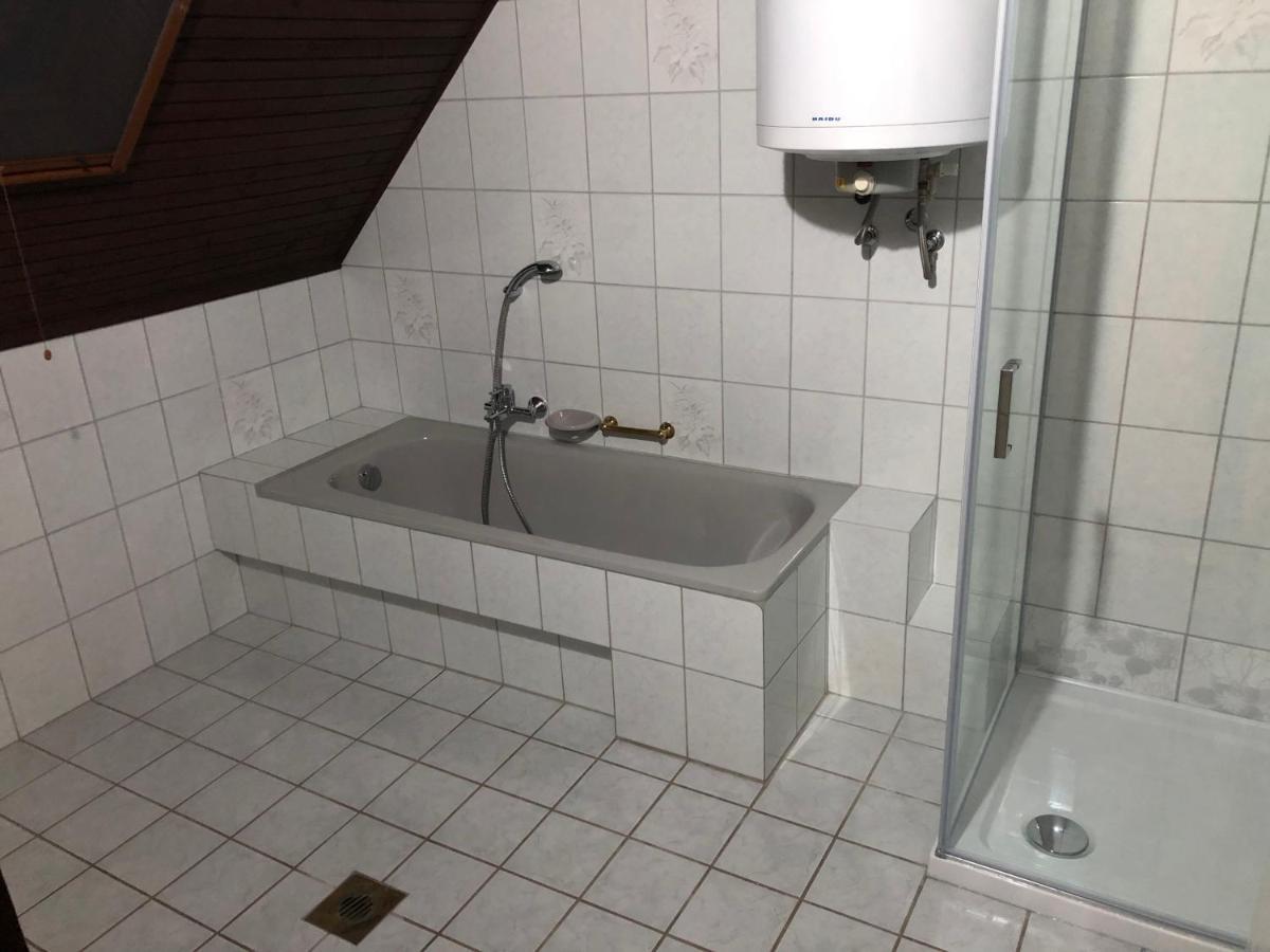 Valentin Vendeghaz Hotell Balatonlelle Exteriör bild