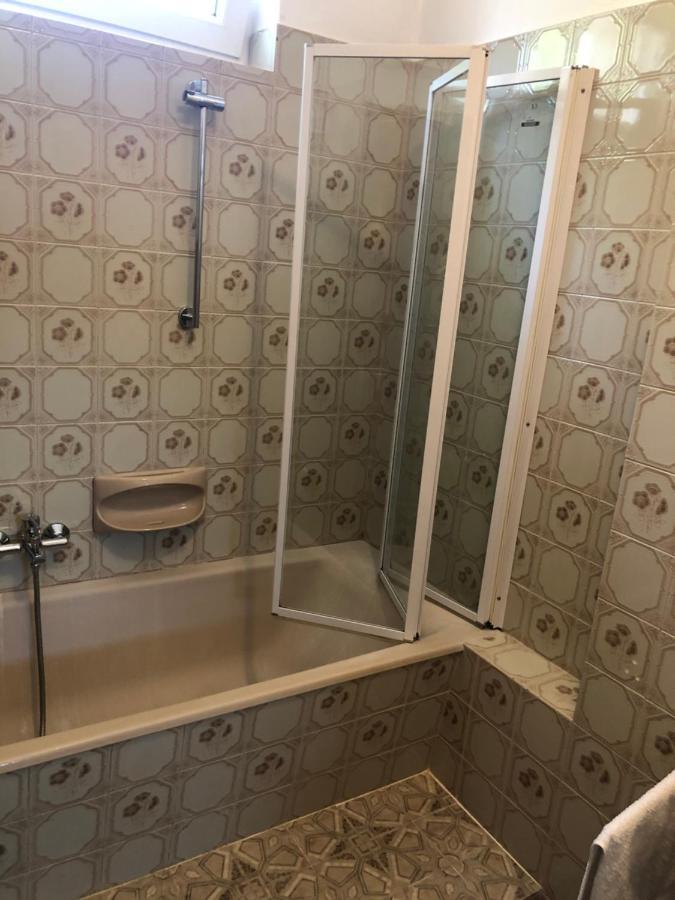 Valentin Vendeghaz Hotell Balatonlelle Exteriör bild