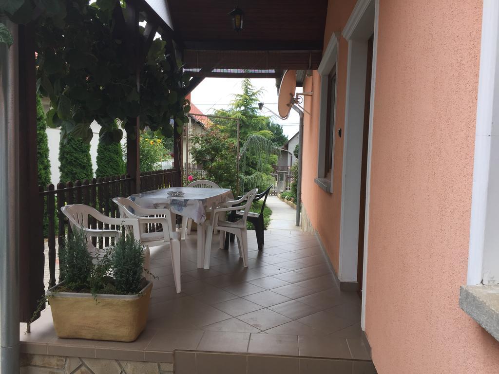 Valentin Vendeghaz Hotell Balatonlelle Exteriör bild