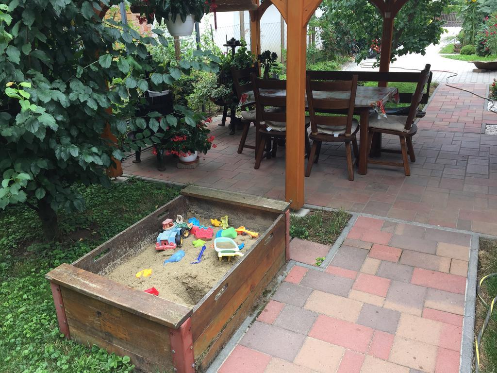 Valentin Vendeghaz Hotell Balatonlelle Exteriör bild